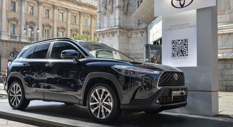 La nuova Toyota Corolla Cross Hybrid al MIMO 2022
