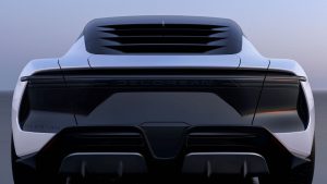 DeLorean Alpha5, 2022. Posteriore e lunotto