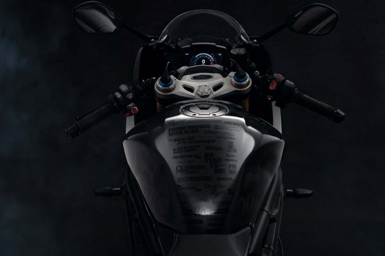 Triumph Speed Triple Bond