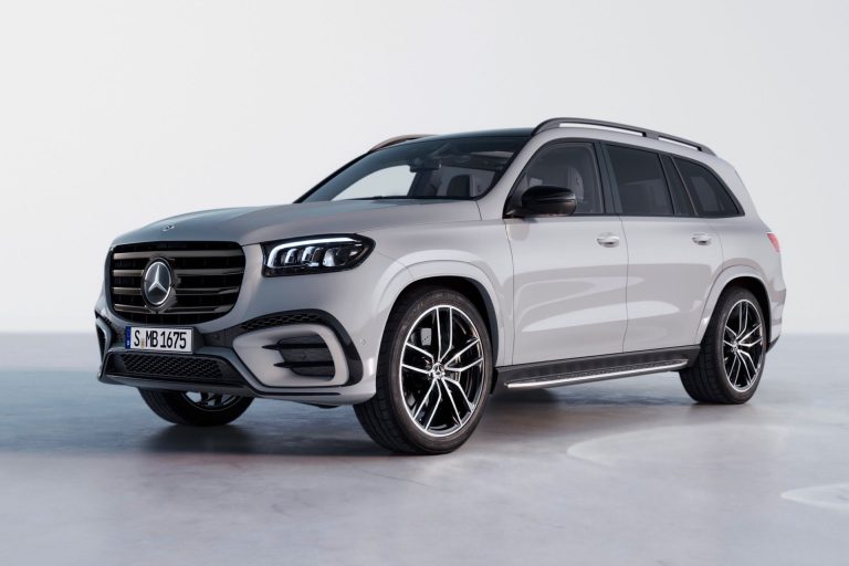 Mercedes-Benz GLS 2023 tre quarti
