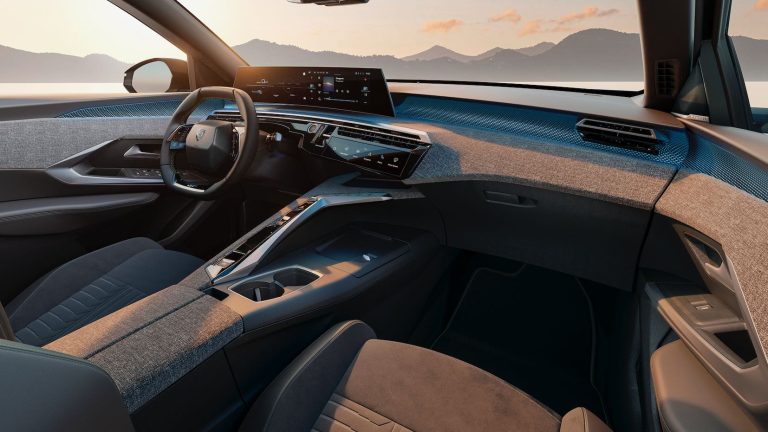 Nuovo Peugeot 3008, interni e i-Cockpit