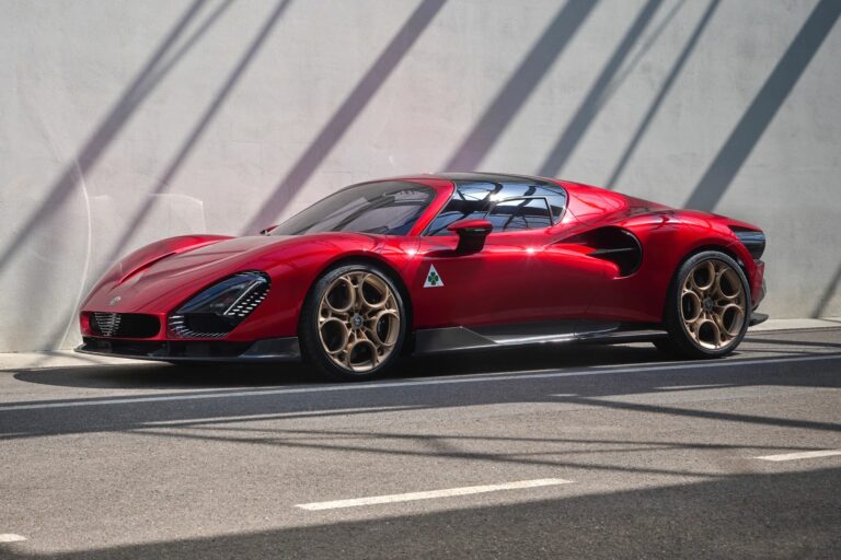 Alfa Romeo 33 Stradale 2023