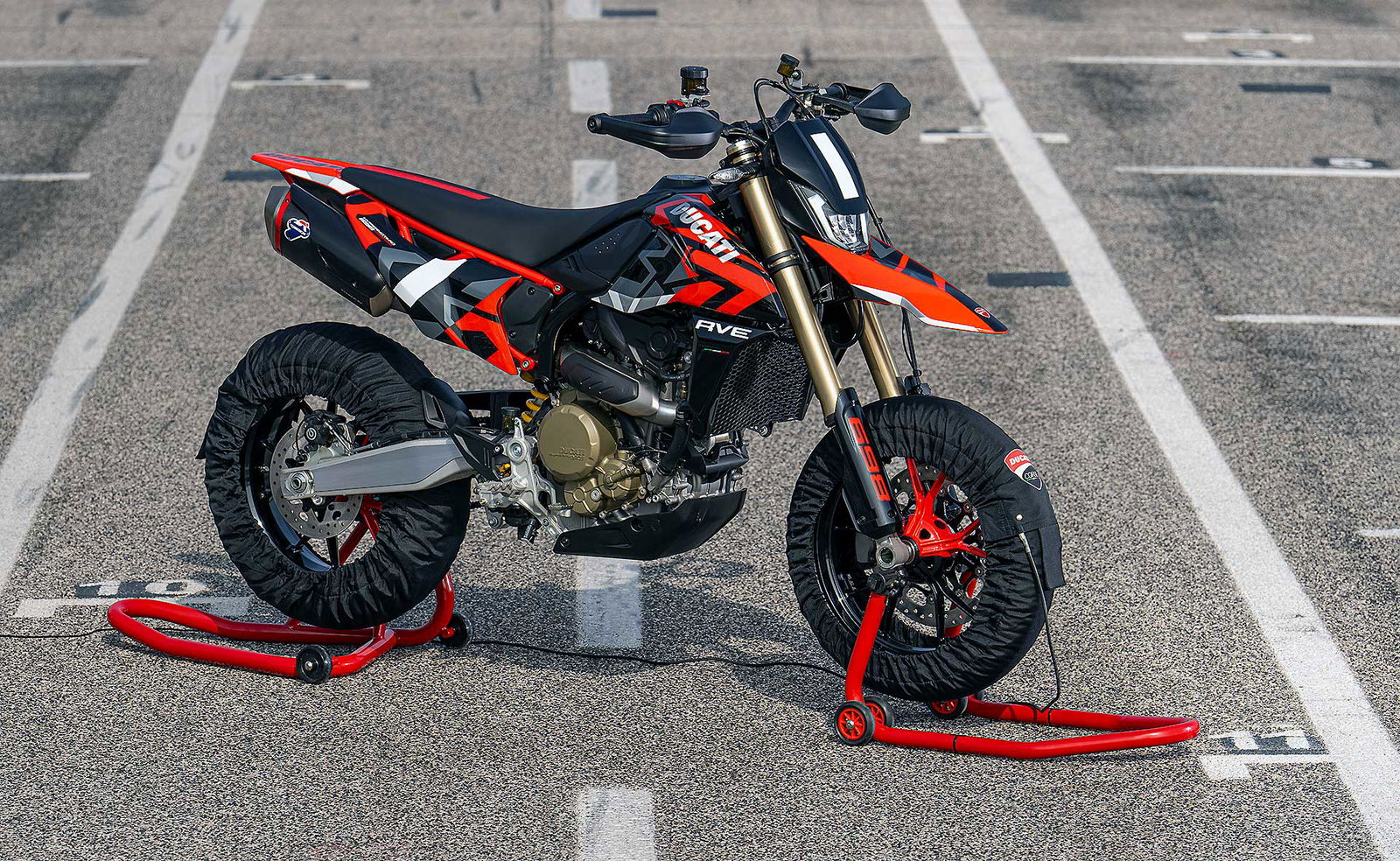 Red 698 Ducati Hypermotard 698 Mono: tutti i segreti - RED Live