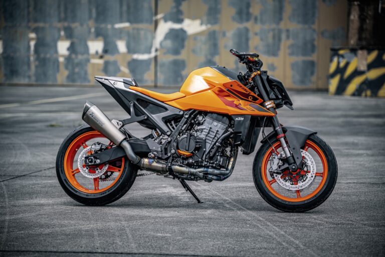KTM 990 Duke 2024
