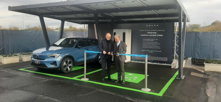 C.A.R. Room Volvo Roma inaugurazione colonnina Poerstop