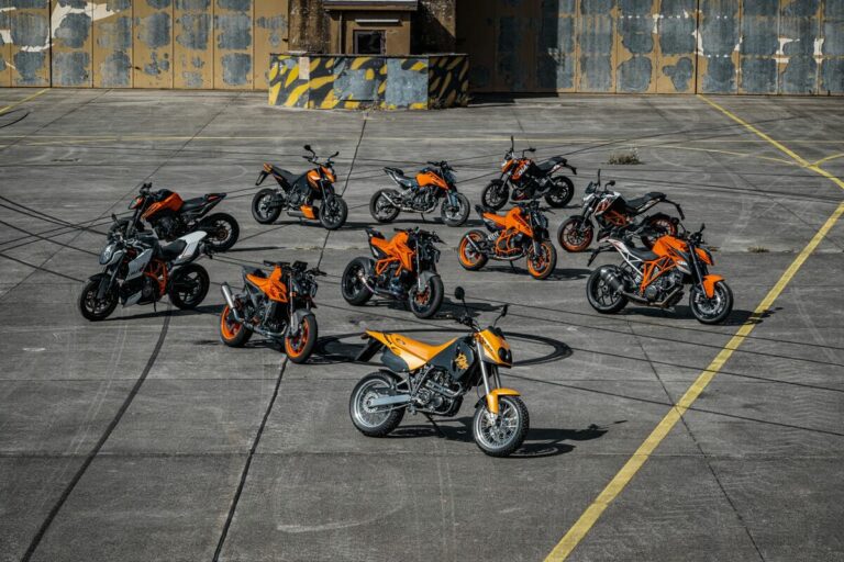 La gamma KTM Duke che compie 30 anni