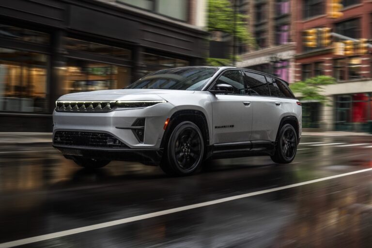 Jeep Wagoneer S 2024