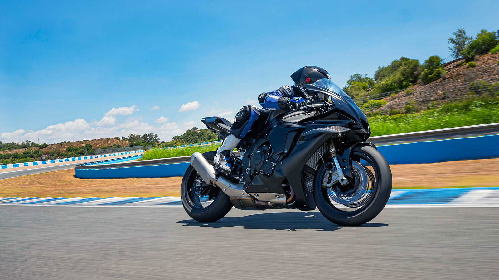 Yamaha R1 Race 2025: prezzi e informazioni - RED Live