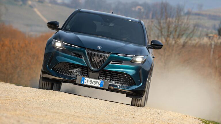 Alfa Romeo Junior Q4