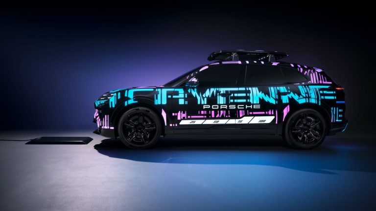 Il sistema di ricarica a induzione Porsche Wireless Charging