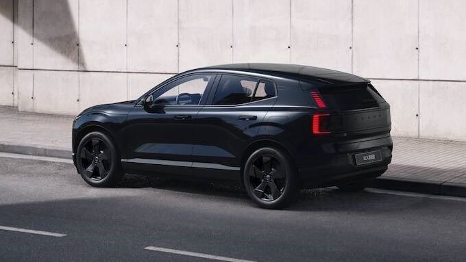 Volvo EX30 Black Edition