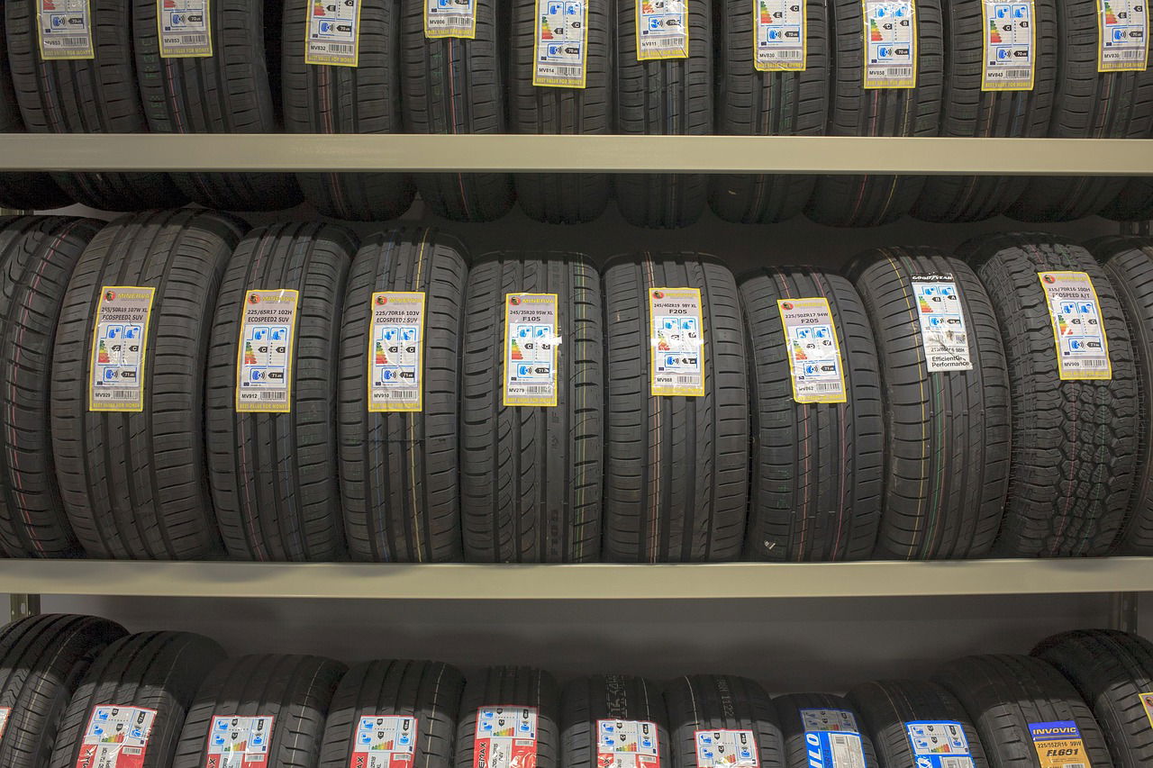 Pneumatici auto Continental immagazzinati