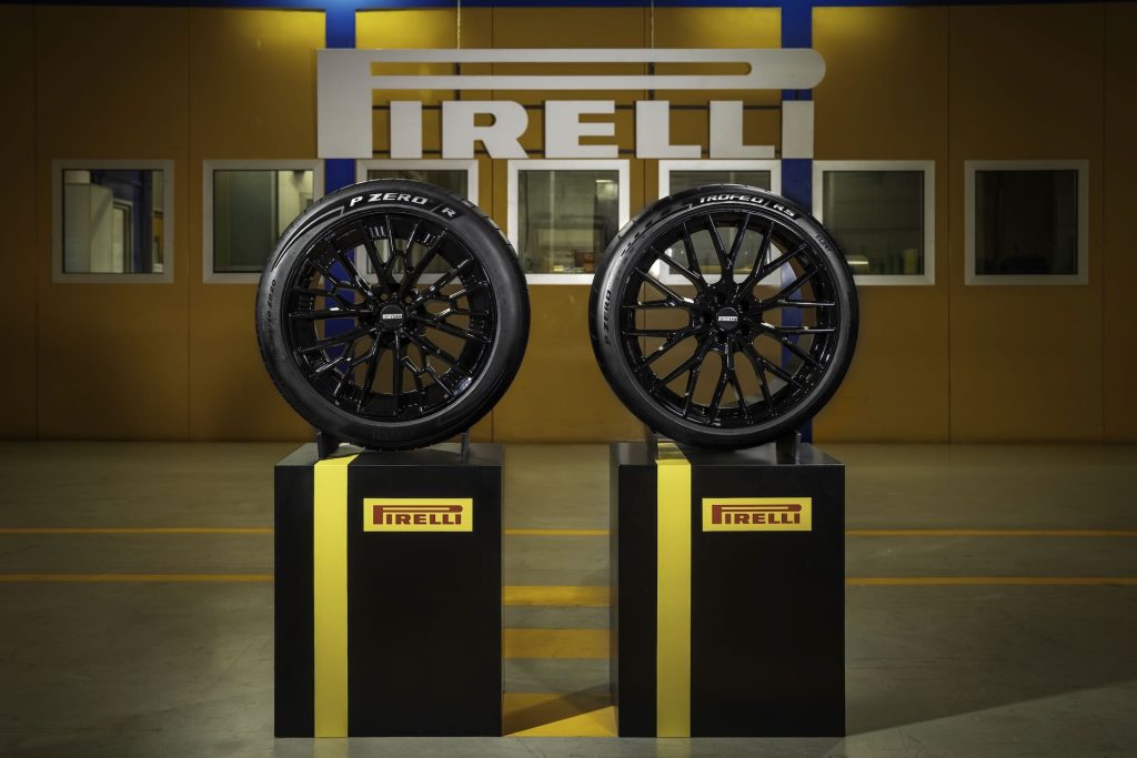 Pirelli P Zero R e P Zero Trofeo RS
