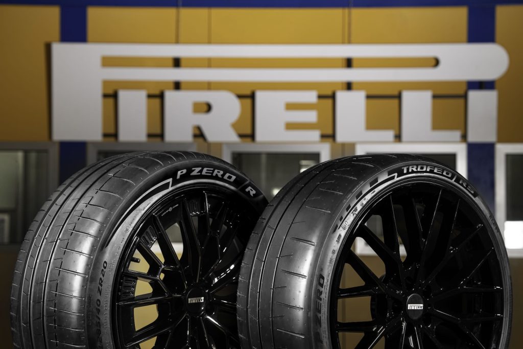 Pirelli P Zero R e P Zero Trofeo RS