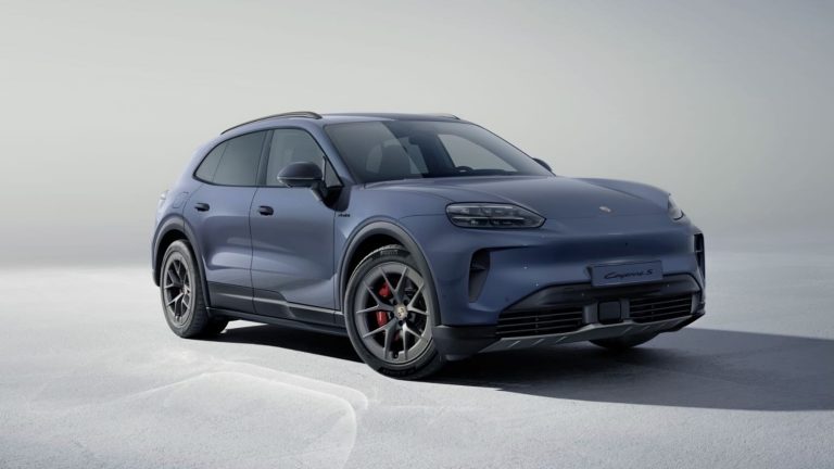 Porsche Cayenne S Electric - La scossa nel momento del dubbio