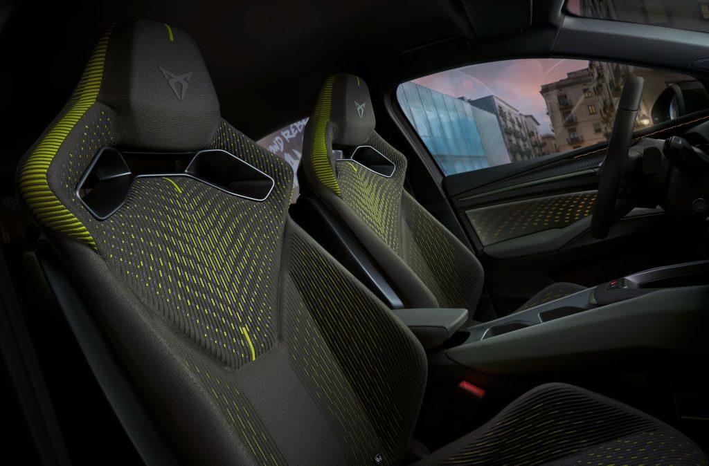dettaglio sedili cupra raval