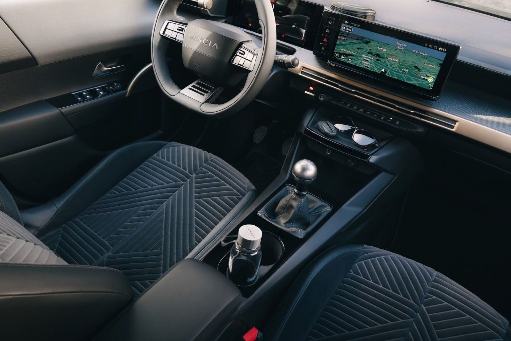 Interno Lancia Ypsilon Turbo 100