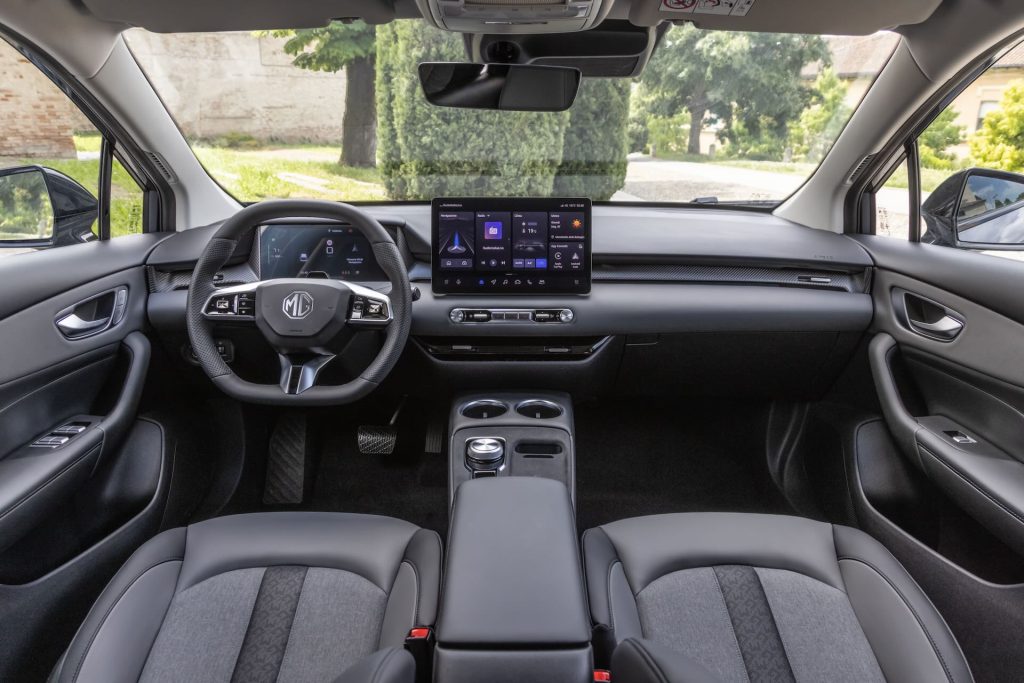 Interno MG4 2026