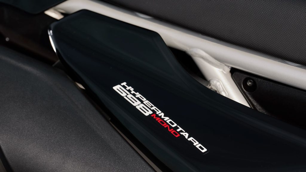 Ducati Hypermotard 698 Mono Nera MY27