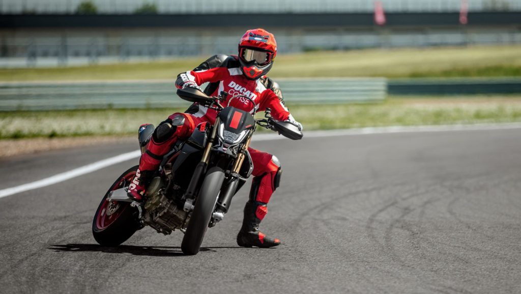 Ducati Hypermotard 698 Mono Nera MY27