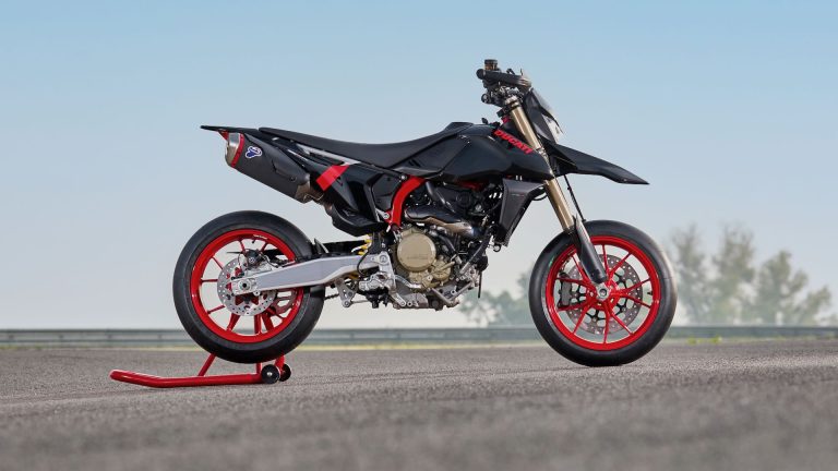 Ducati Hypermotard 698 Mono Nera MY27