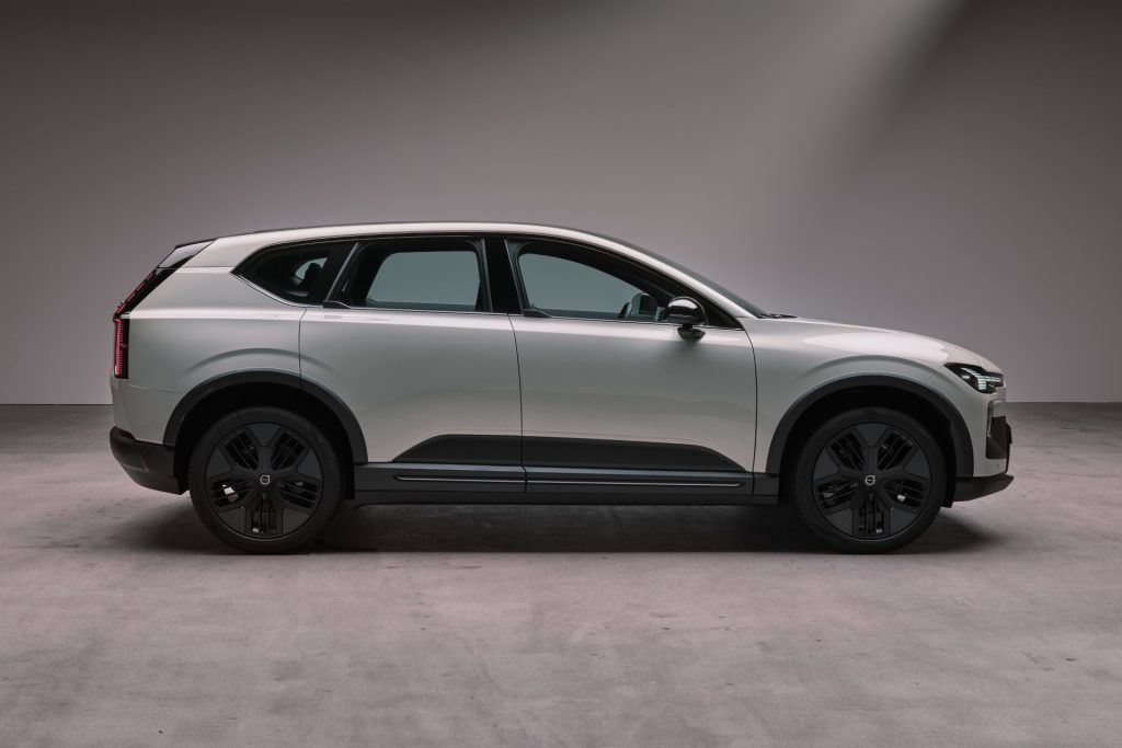 Volvo EX60 Cross Country