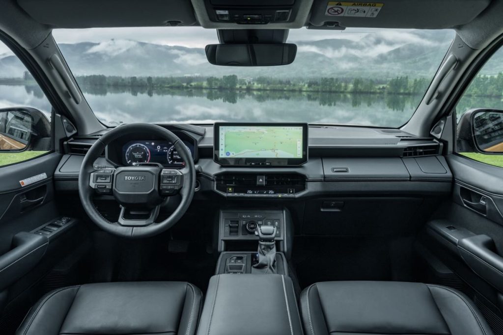 Interno Toyota Hilux Hybrid