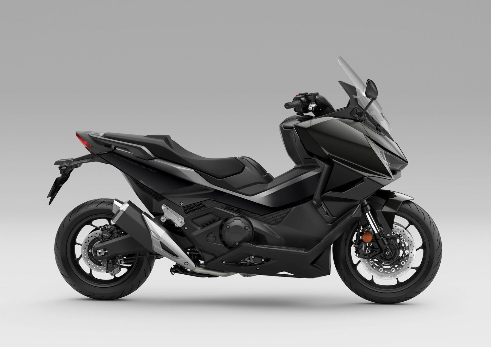 27YM Honda Forza 750