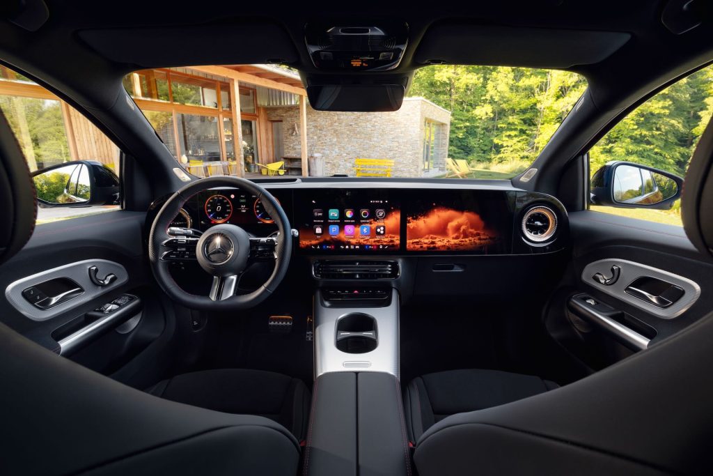 plancia Nuova Mercedes-Benz GLA elettrica