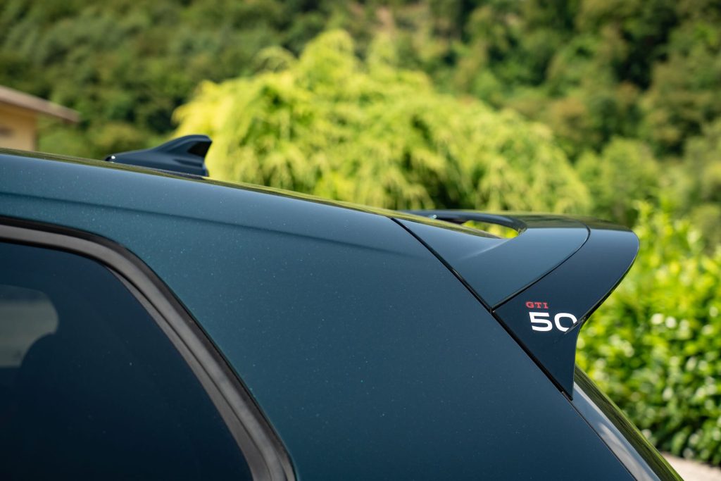 dettaglio spoiler Volkswagen Golf GTI Edition 50