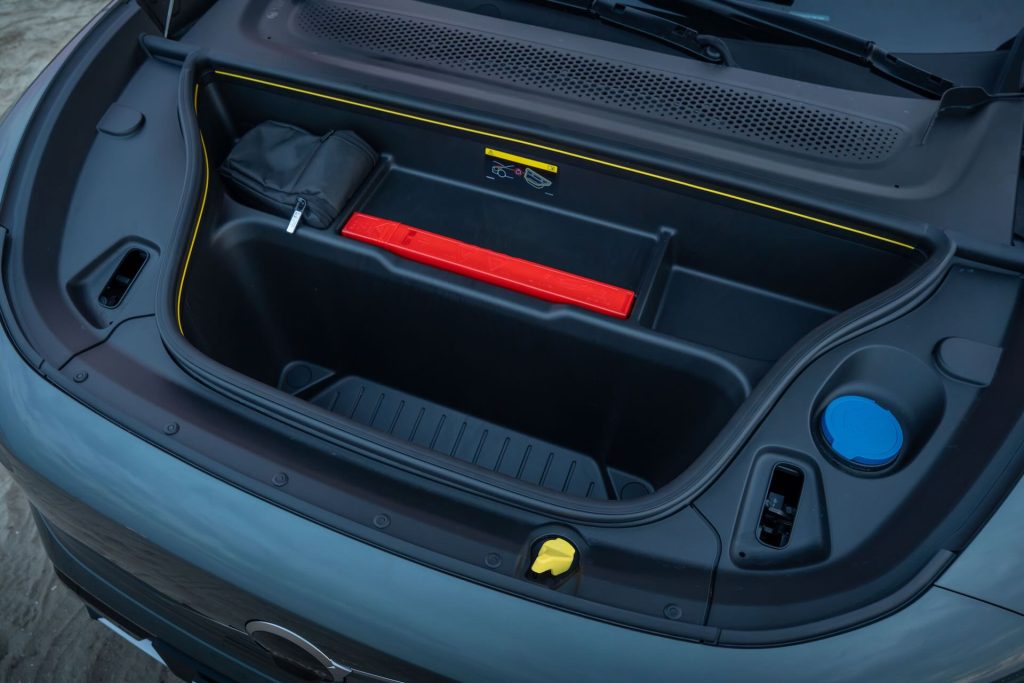 frunk volvo ex60