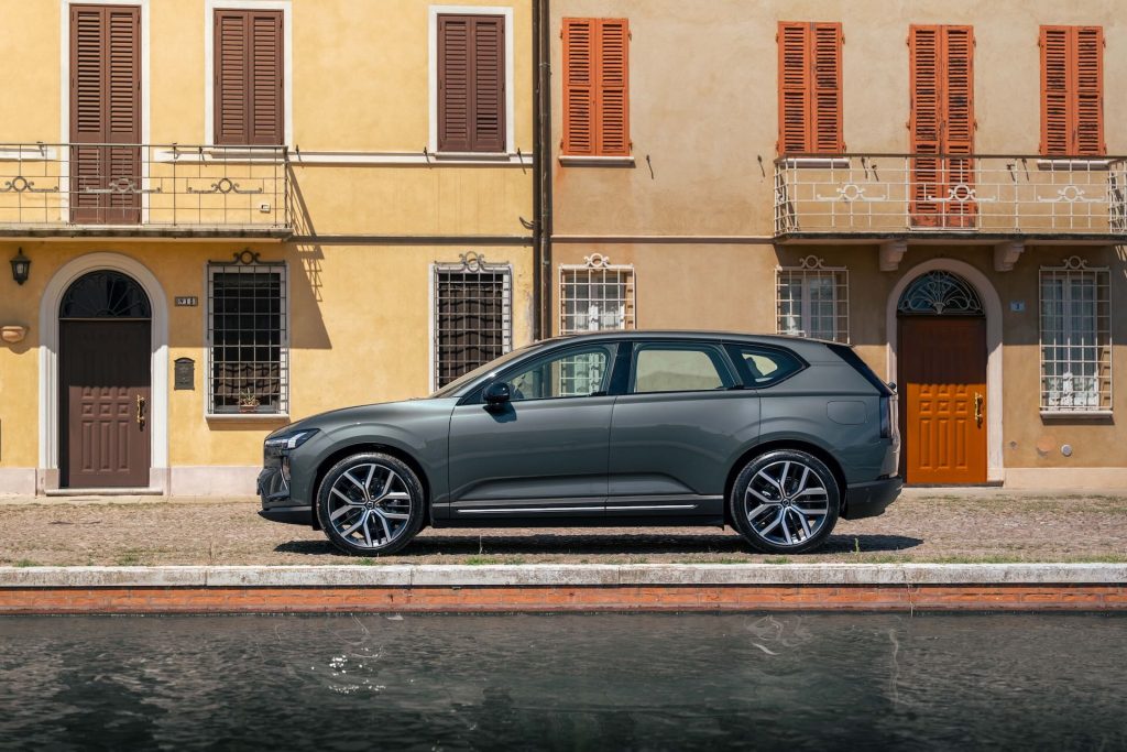 Volvo EX60