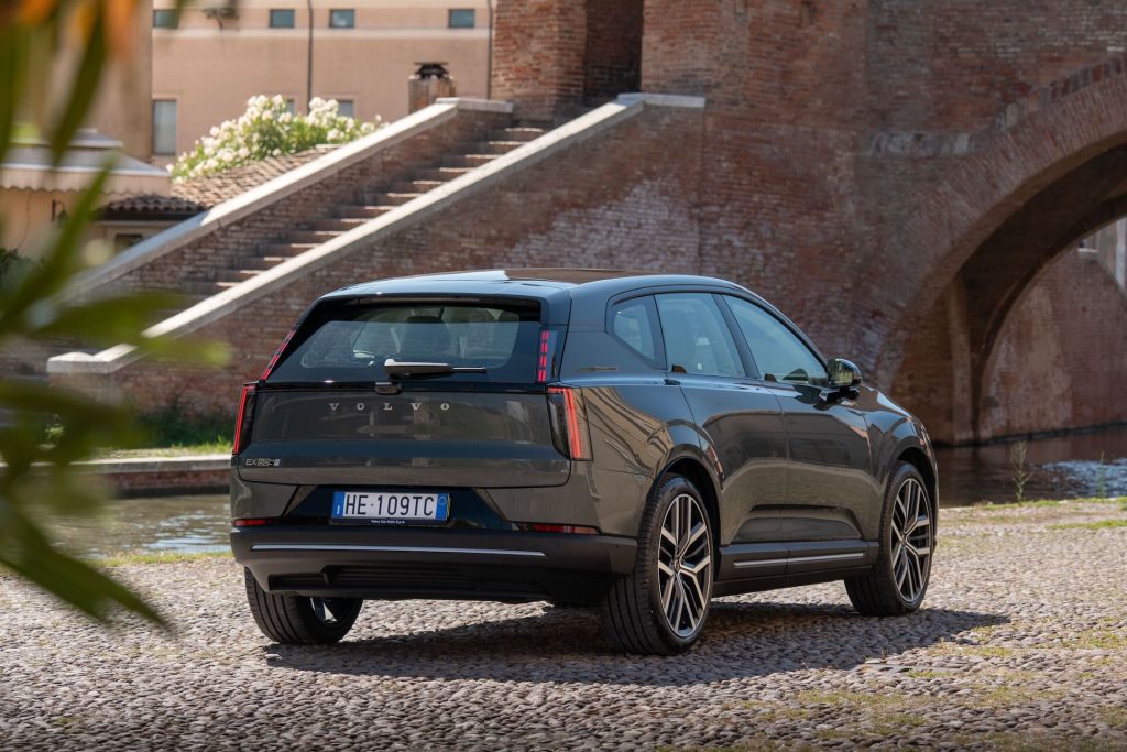 Volvo EX60