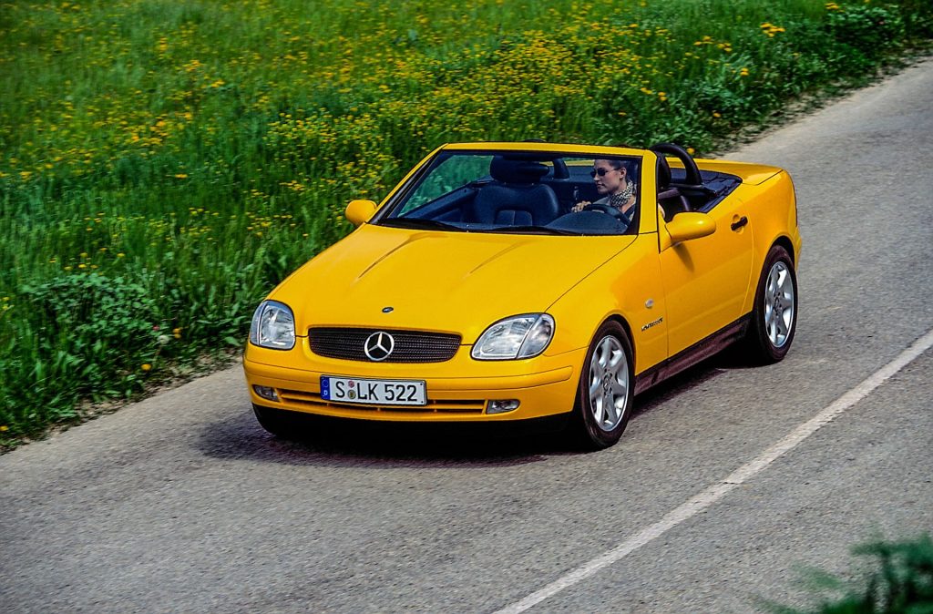 Mercedes-Benz SLK 230 Kompressor R 170 painted in yellowstone