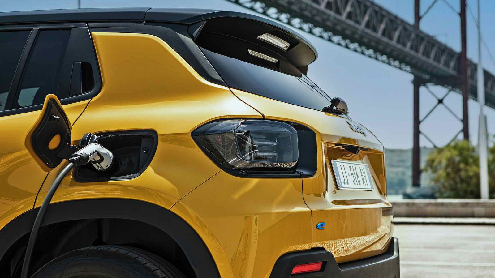 All-new Jeep® Avenger electric - charging point
